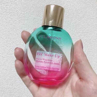 結局こればっか使ってしまう
CLARINS　フィックス メイクアップ　Su21
洋ナシとバニラの限定の香り

霧が細かいから振った後にタッピングの必要ないし、やっぱり崩れにくいし、めちゃくちゃ良い匂いだ