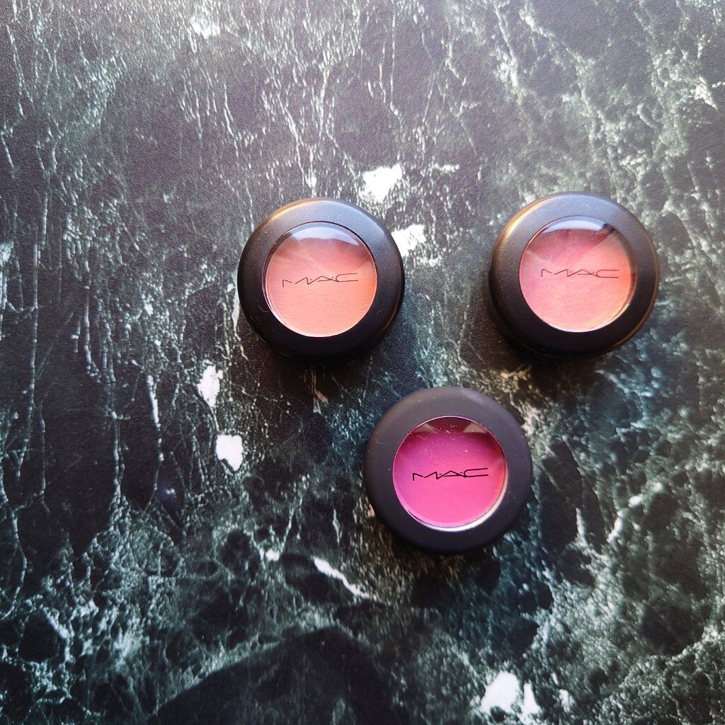 パウダー キス アイシャドウ フォール イン ラブ/M・A・C/単色アイシャドウを使ったクチコミ（1枚目）