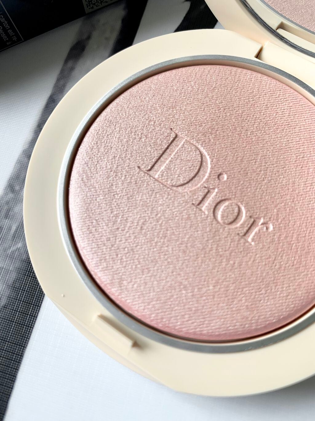 ディオールスキン フォーエヴァー クチュール ルミナイザー/Dior/プレストパウダーを使ったクチコミ(4枚目)