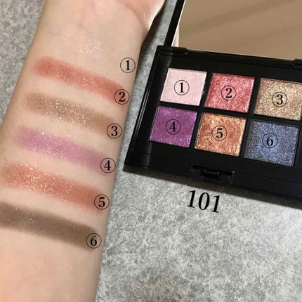 ホリデー アディクション “イリディセント ユーフォリア” EYESHADOW PALLETE L/ADDICTION/メイクアップキットを使ったクチコミ(2枚目)