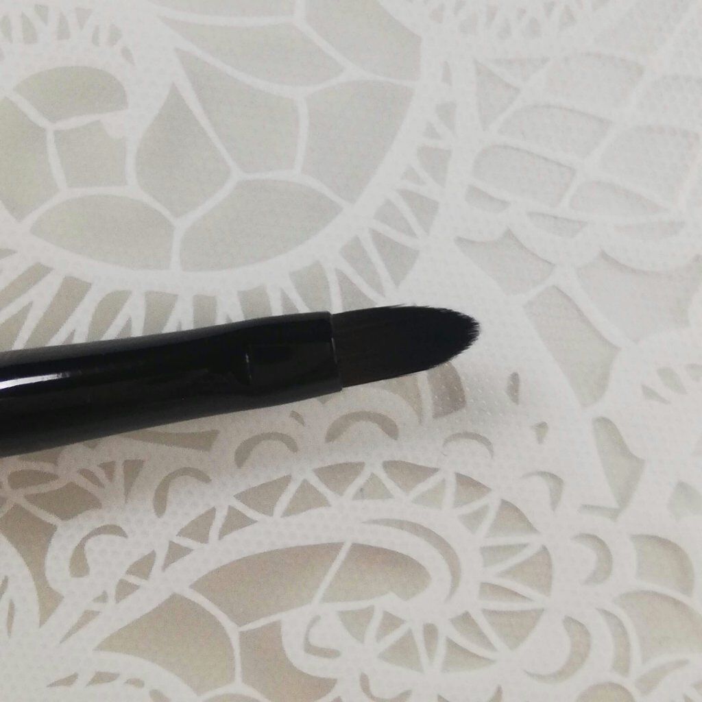 リップカラー ブラシ/ローラ メルシエ/メイクブラシを使ったクチコミ(4枚目)