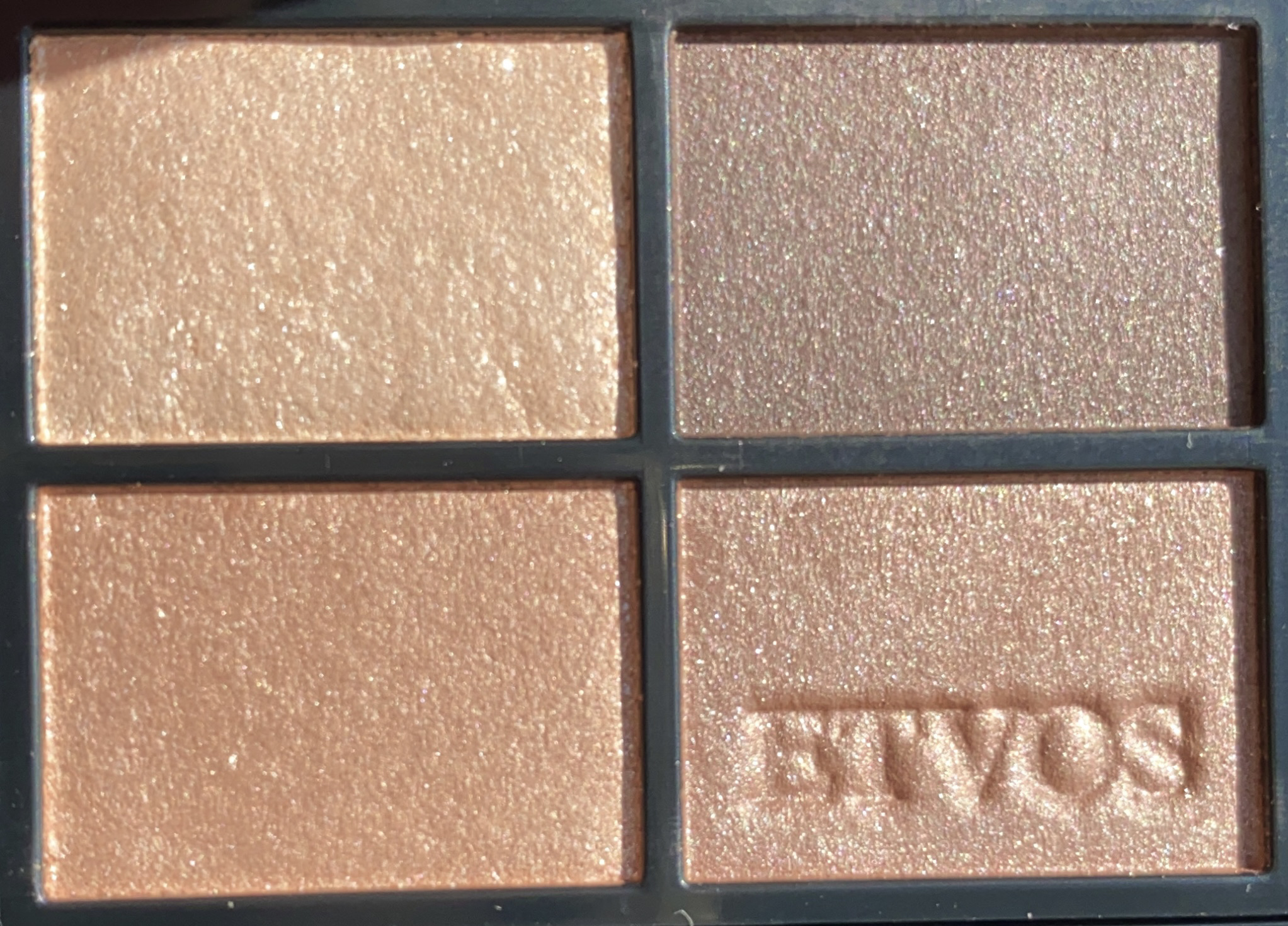 ミネラルクラッシィシャドー/エトヴォス/アイシャドウパレットを使ったクチコミ（2枚目）