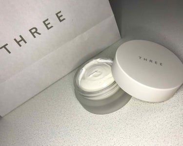 THREE バランシング クリームのクチコミ「
💛 : THREE バランシングクリーム
 

下地をタッチアップしに行った際につけて頂いて.....」（1枚目）