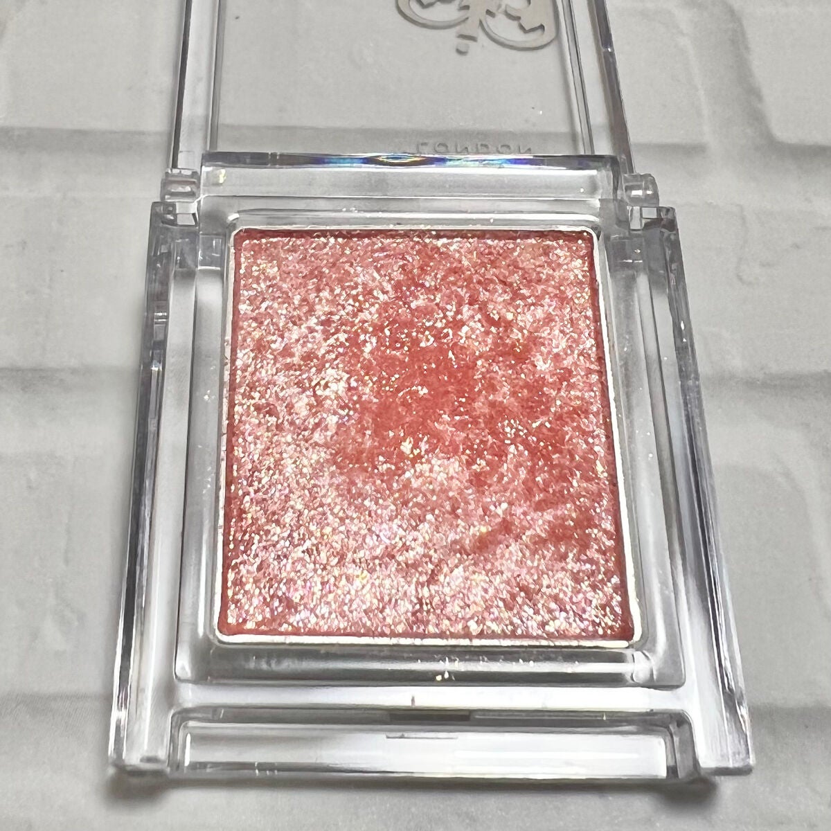 プリズム パウダーアイカラー/リンメル ロンドン/単色アイシャドウを使ったクチコミ(3枚目)