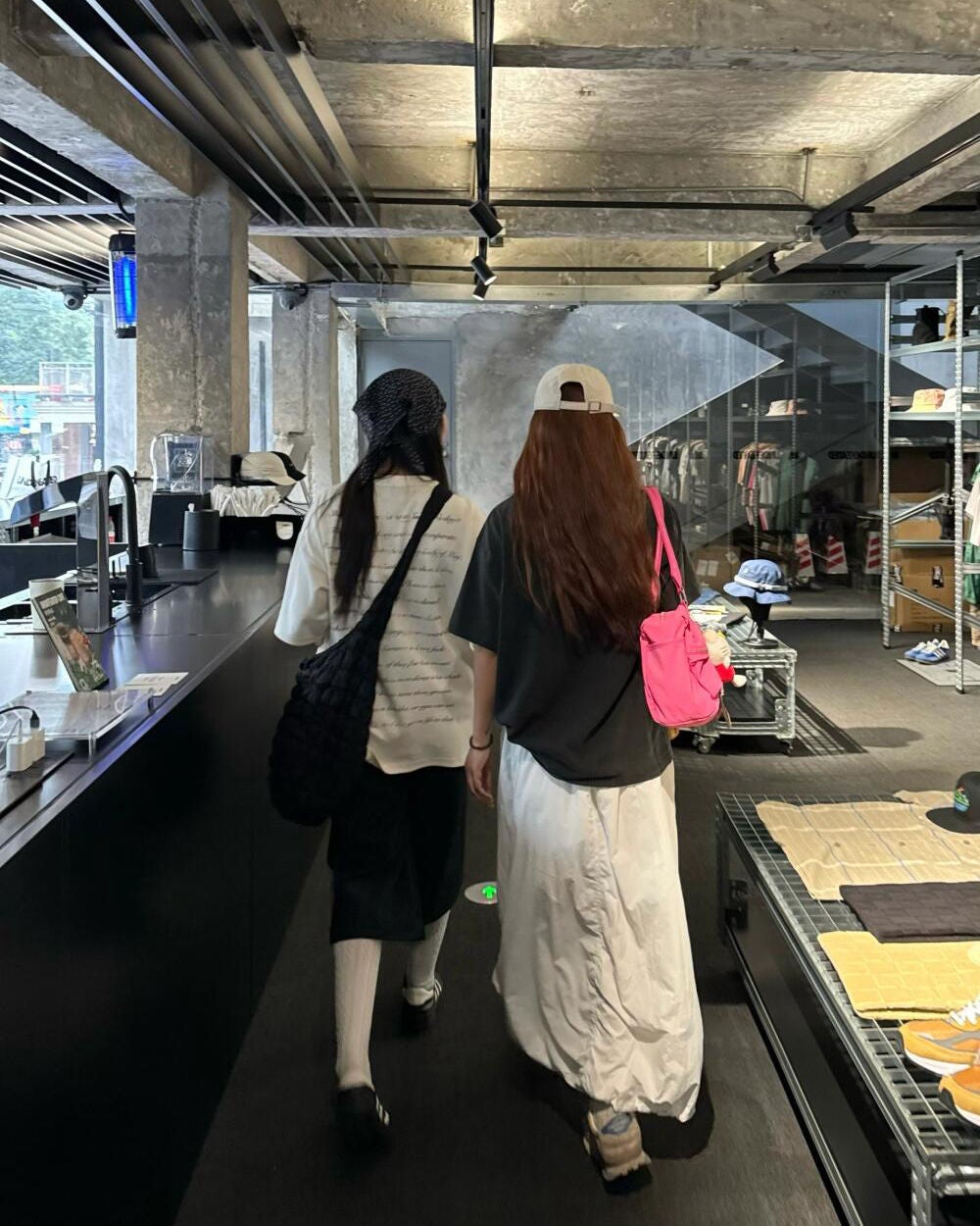 ひとみ on LIPS 「友情がすぐに応じてくれるととても幸せです#コーデ#韓国雑貨#韓..」(5枚目)