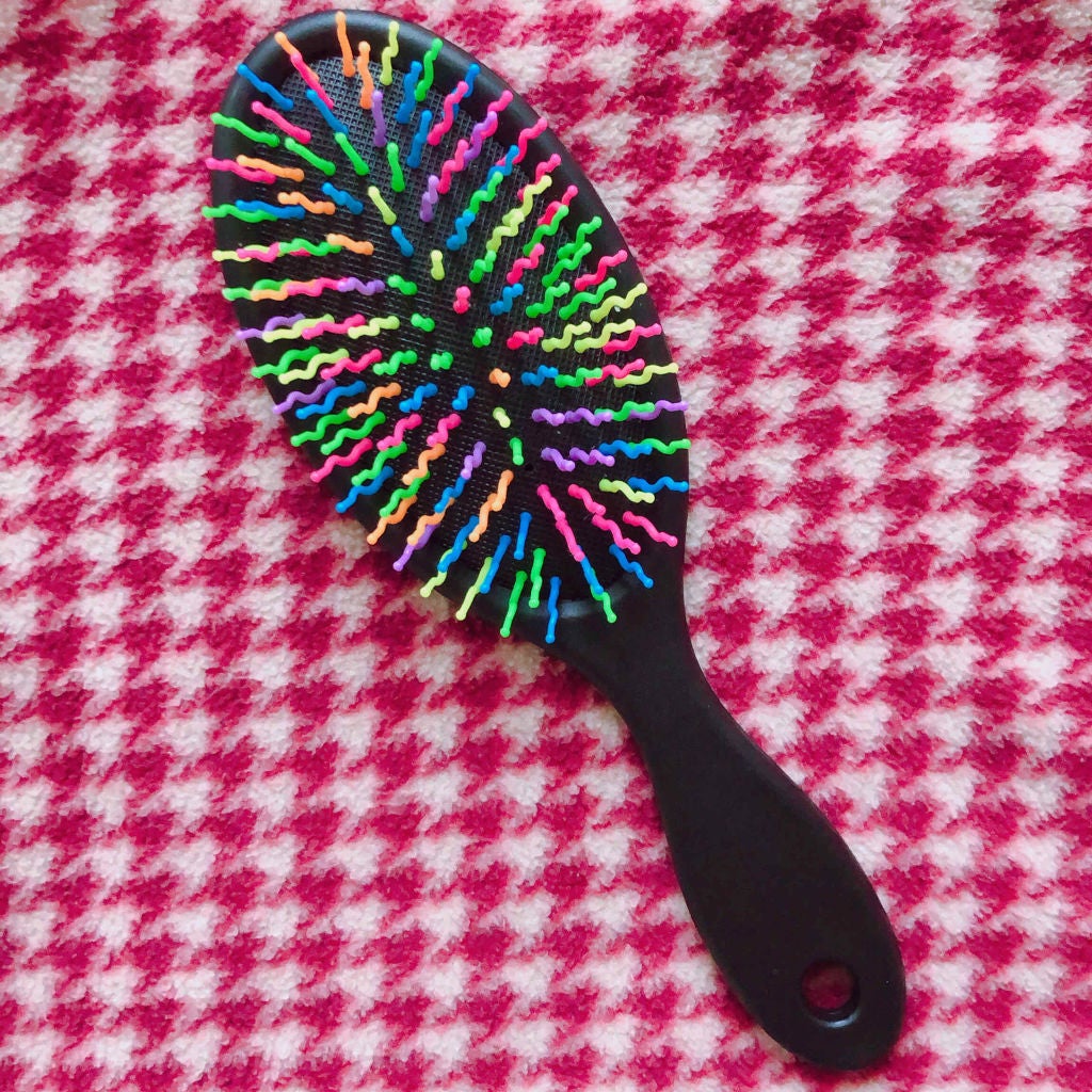 カラーピンクッションブラシ/DAISO/ヘアブラシを使ったクチコミ(1枚目)