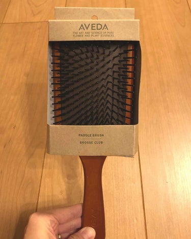 

AVEDAのヘアーブラシを購入して
本日届きました！

想像より大きかったですが
とても軽い！
お風呂あがり、乾かす時に使ってみましたが、いつも絡まるところで絡みませんでした！
スーって感じで☺️
