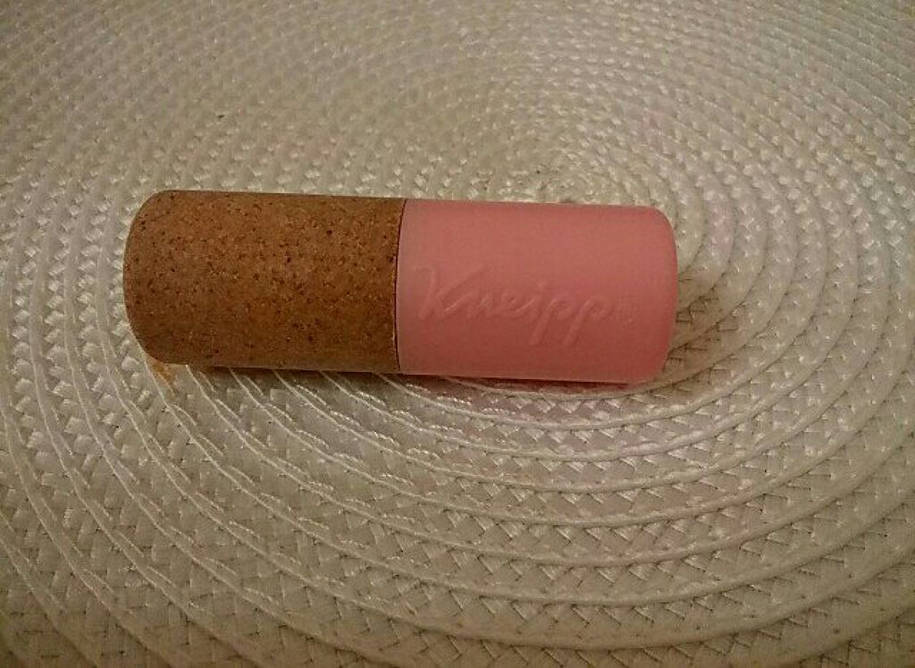 オーガニック リップバーム スイートアーモンドの香り/クナイプ/リップケアを使ったクチコミ(1枚目)