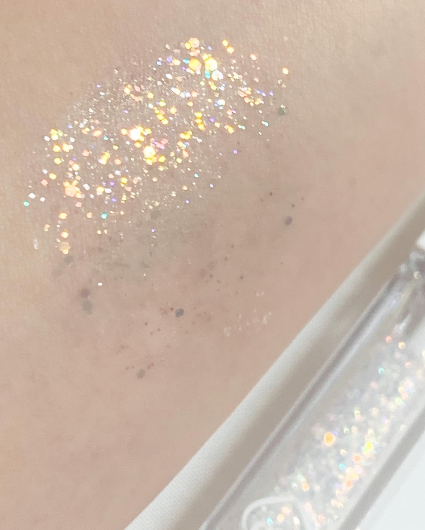 アイドルプリズムグリッター 01 天使の涙(クリア)/chee shu/グリッターを使ったクチコミ（3枚目）
