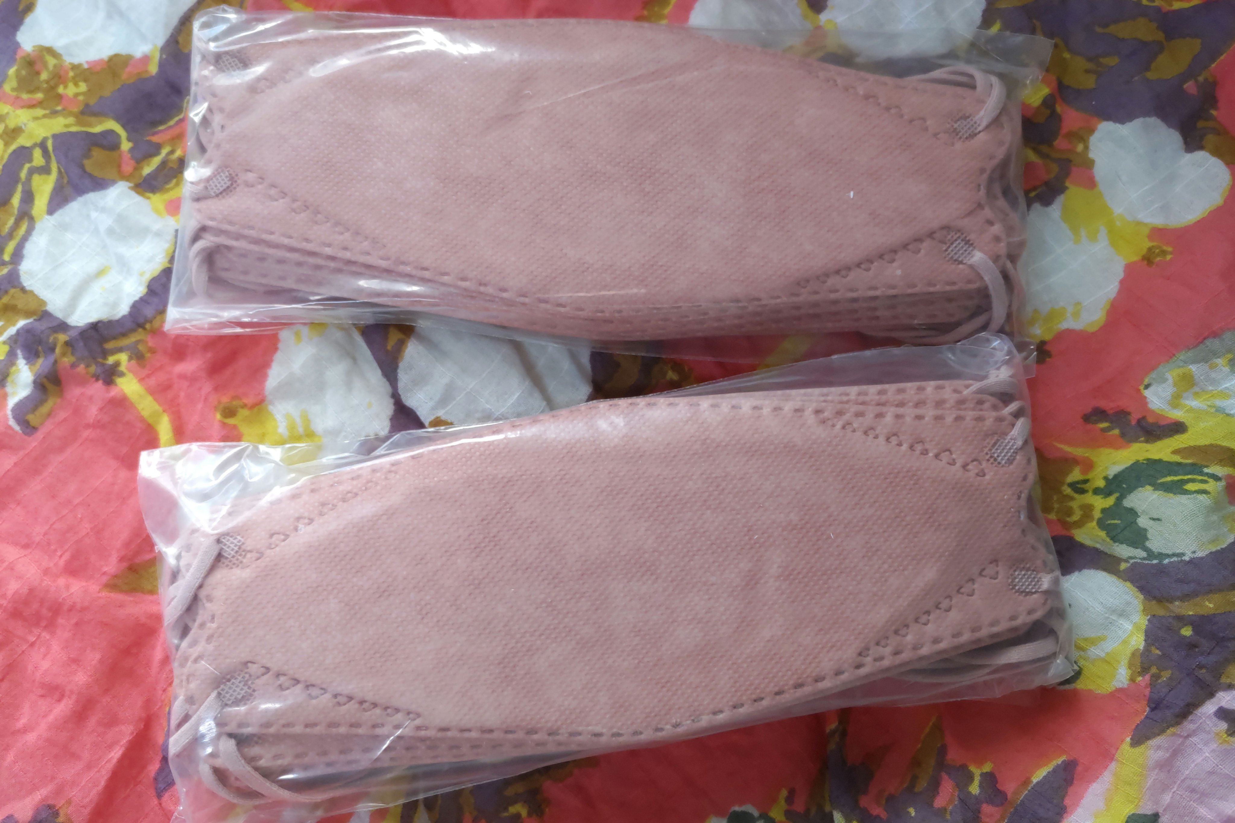 CICIBELLA 血色マスク 立体マスク 20枚入りのクチコミ「まだマスクは手放せない😷
インフルエンザだの、ブタクサだの私のマスク生活復活中❗
夏や秋の暑い.....」（2枚目）