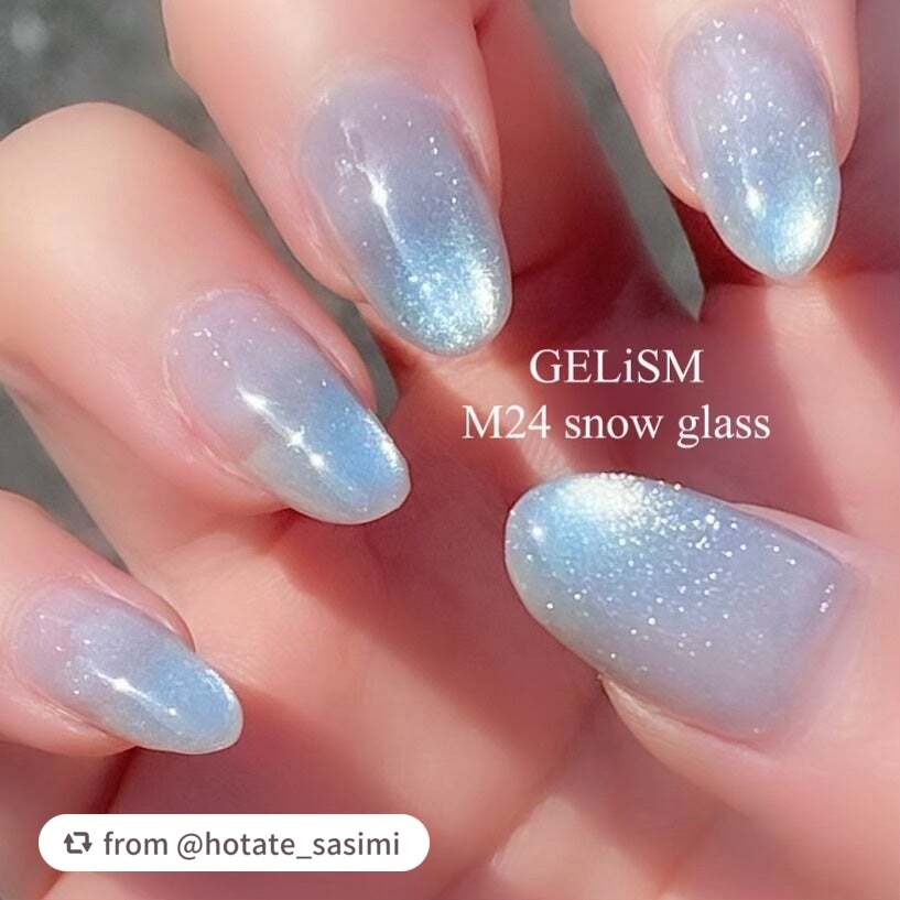 【hotate_sasimiさんから引用】

“うわ綺麗…！水みたい！

って言われたお気に入りのネイル❄️🤍

白いニットと合いすぎてもはや罪

「ハイビームマグ」が
塗る前からきらっきらです。最高👏🏻

GELiSM(ジェリズム)