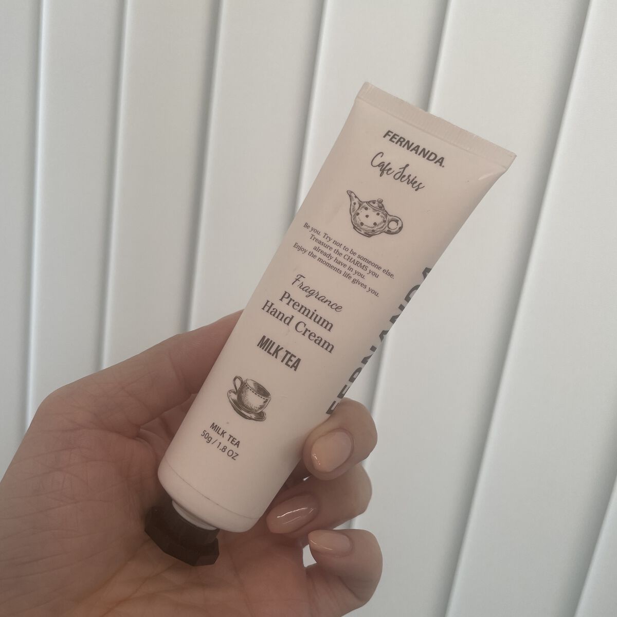 フェルナンダ フレグランスプレミアムハンドクリーム ブラックティー