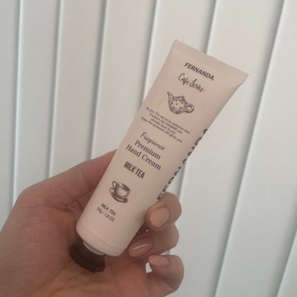 フレグランスプレミアムハンドクリーム ブラックティー/フェルナンダ/ハンドクリームを使ったクチコミ(1枚目)