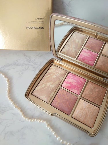 HOURGLASS Ambient® Lighting Edit Face Palette - Universeのクチコミ「☆コスメ

【HOURGLASS】　アワーグラス
AMBIENT LIGHTING PALET.....」（1枚目）