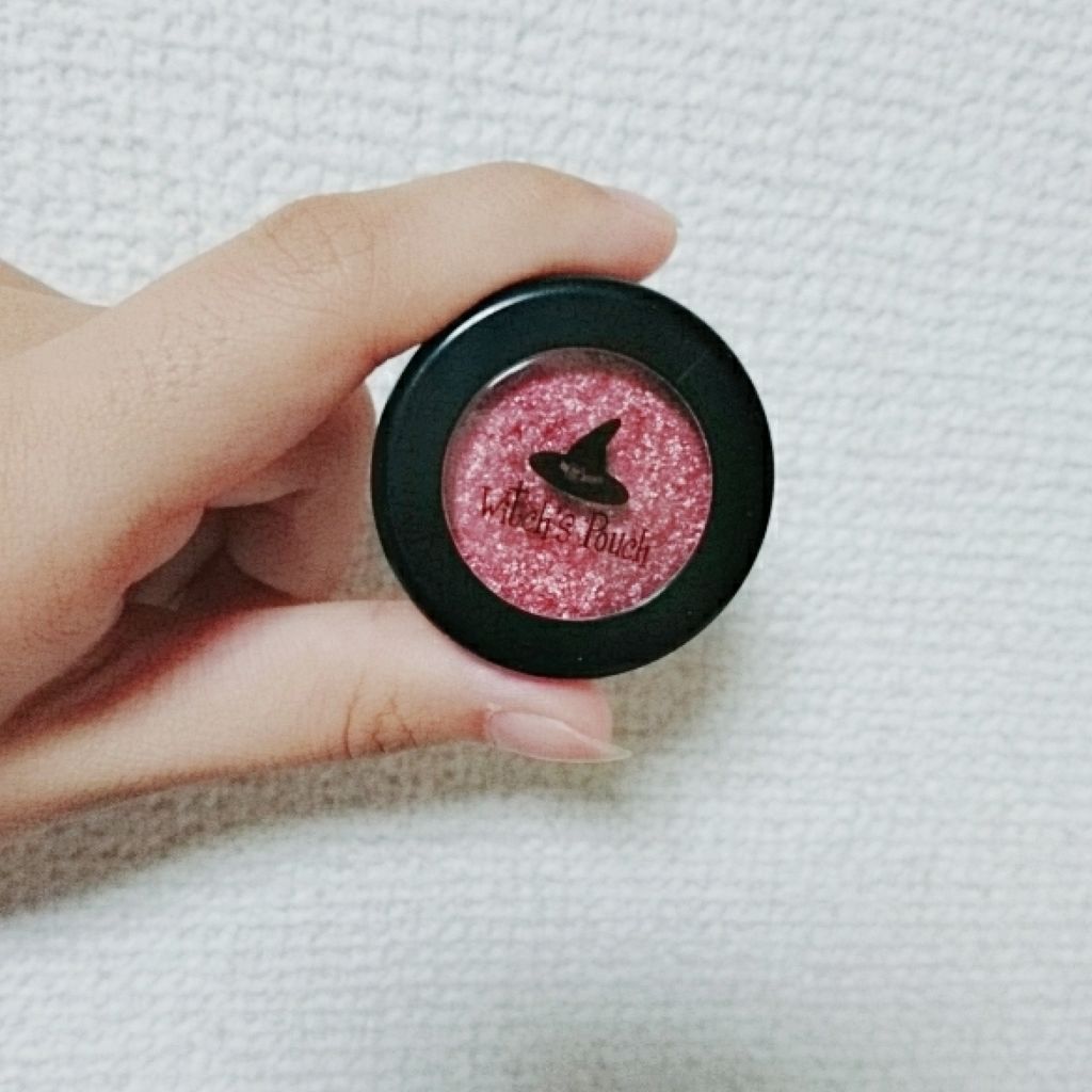 セルフィーフィックスピグメント 06 エレガントチェリー/Witch's Pouch/単色アイシャドウを使ったクチコミ（1枚目）