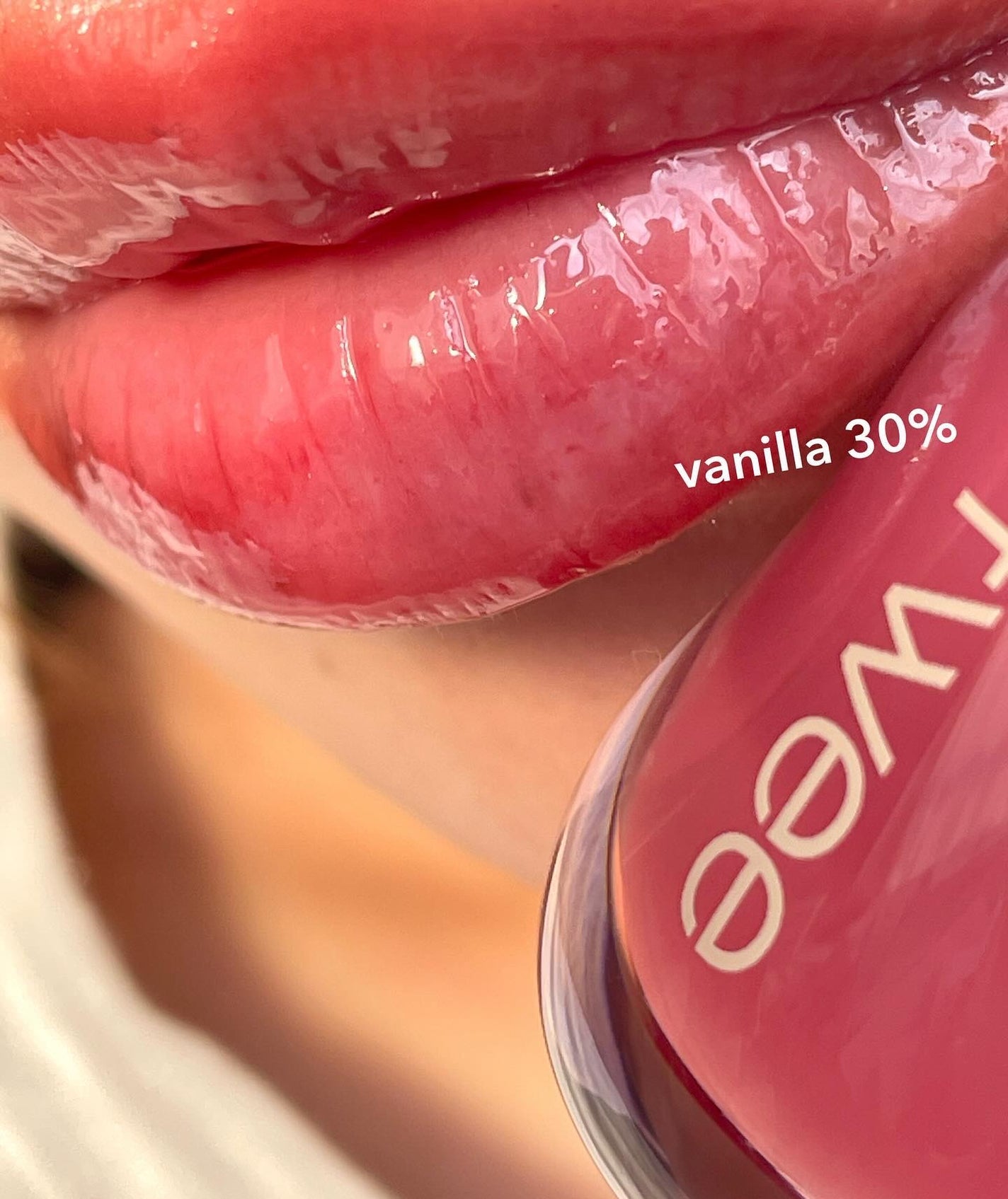 フィー 3Dボリューミンググロス/fwee/リップグロスを使ったクチコミ(4枚目)