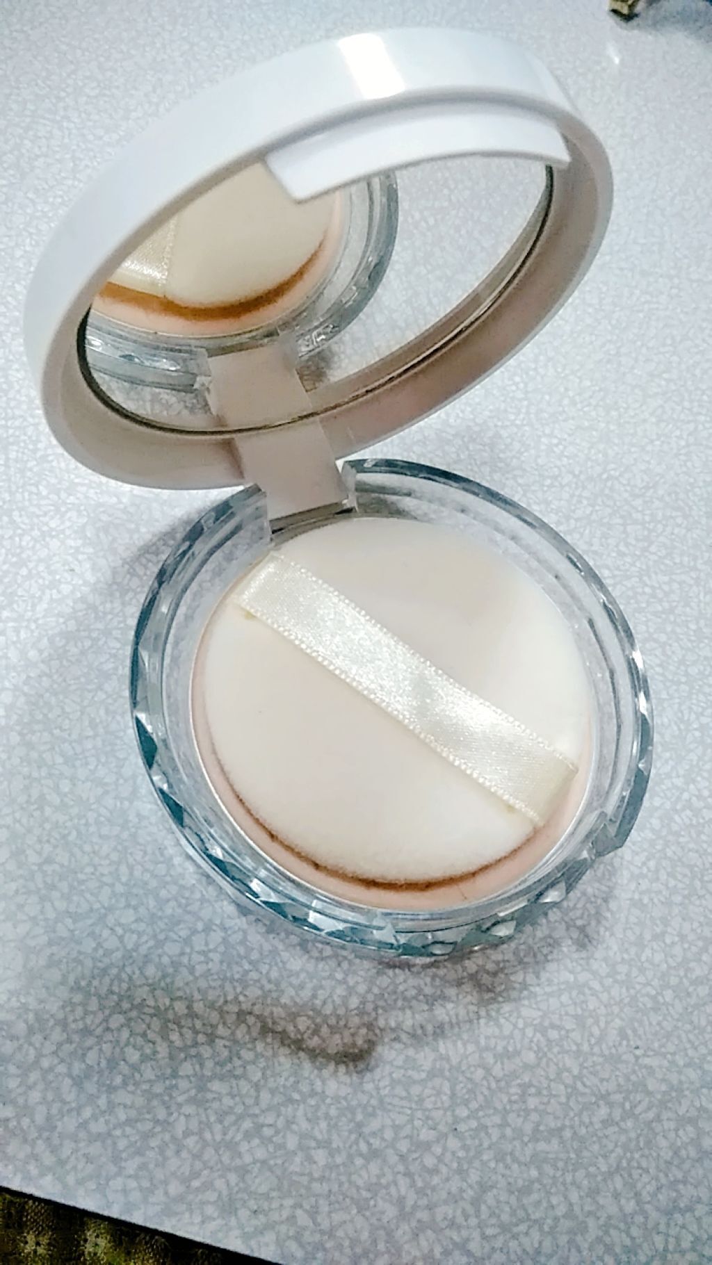 UVクリアフェイスパウダー/CEZANNE/プレストパウダーを使ったクチコミ(2枚目)