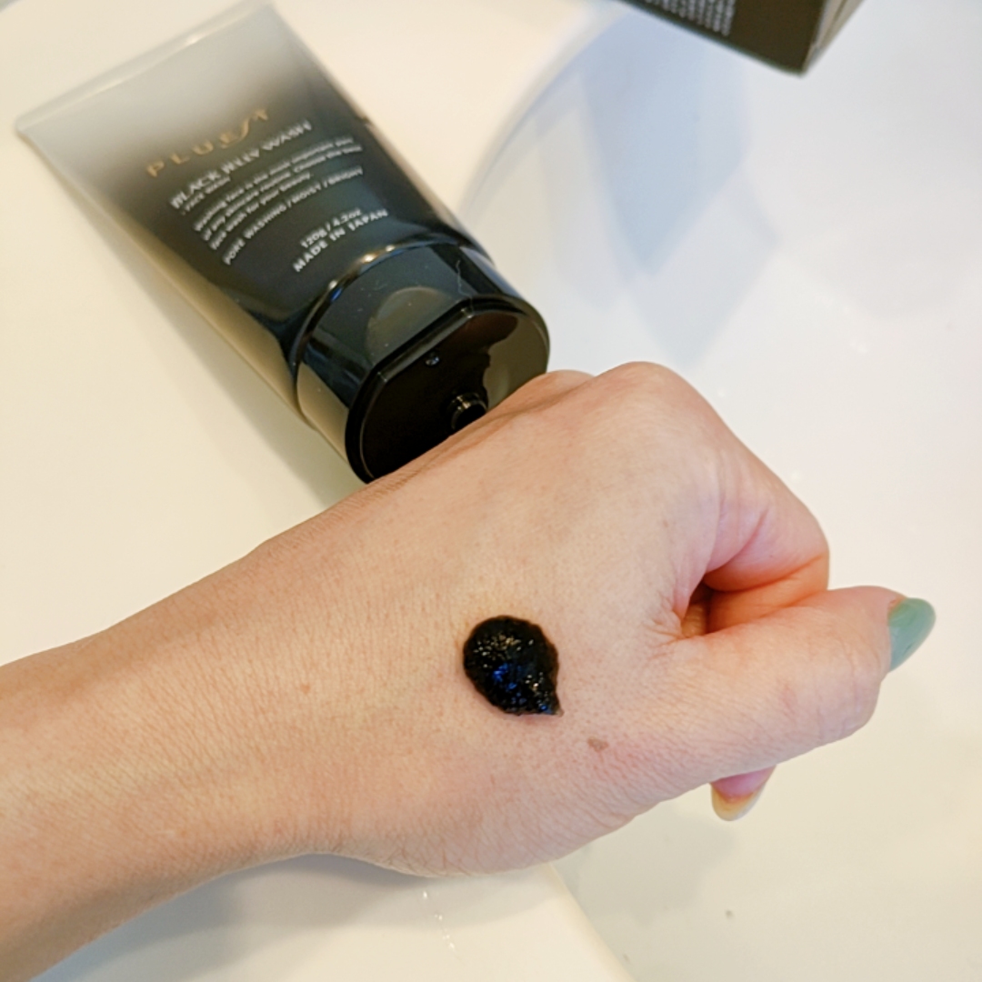 BLACK JELLY WASH（ブラックジェリーウォッシュ）/PLUEST/その他洗顔料を使ったクチコミ（2枚目）