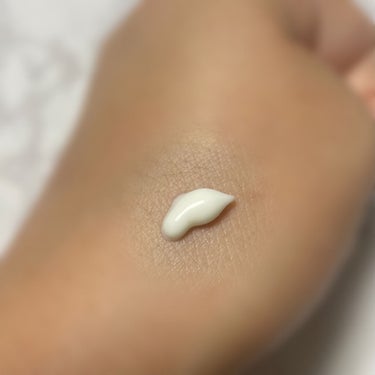 LUNASOL グロウイングデイクリームUVのクチコミ「
⭐️SPF40 PA+++


日焼け止めが苦手で長年なかなか気に入るアイテムが見つからない.....」（3枚目）