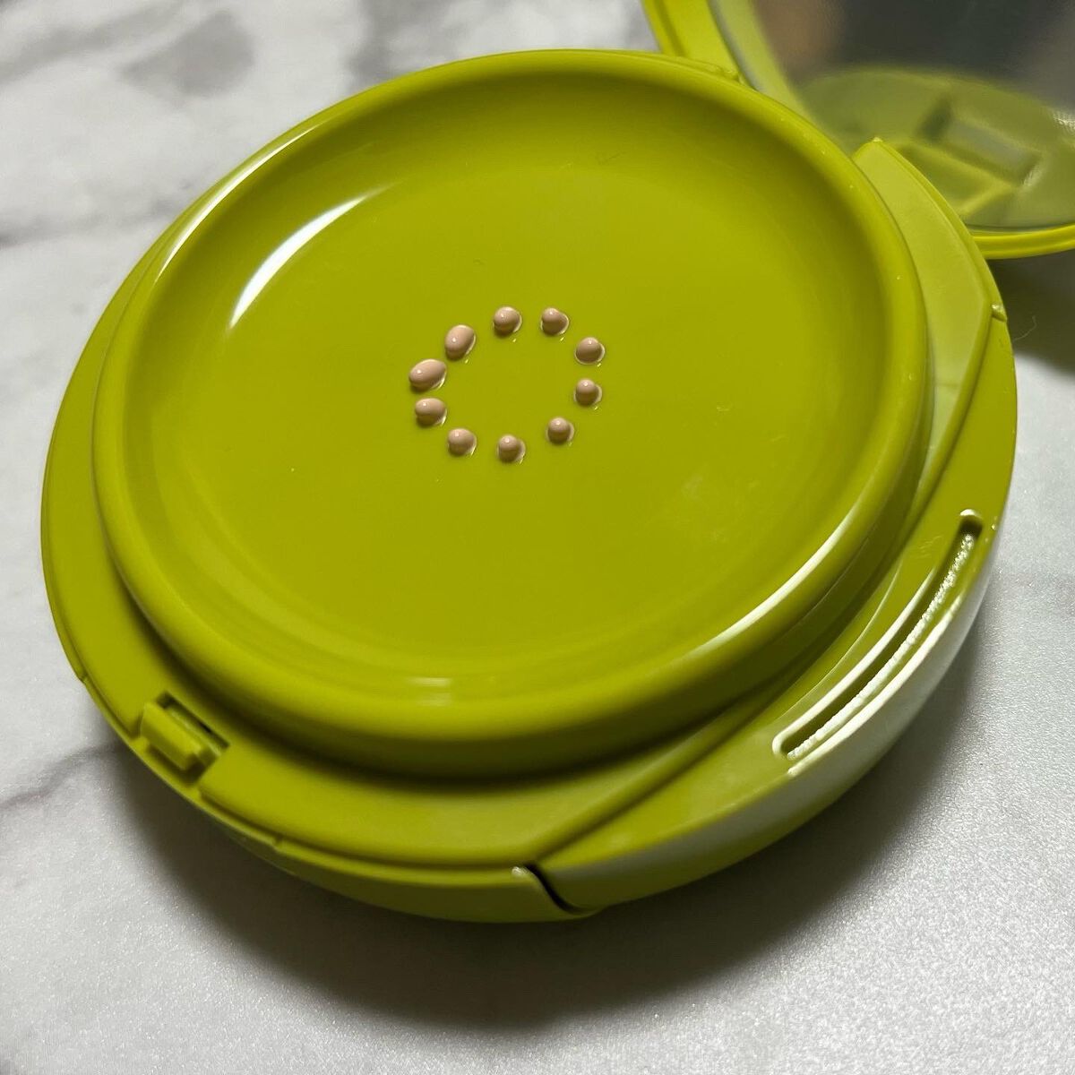 サテンウエアヘルシーグリーンクッション/unleashia/クッションファンデーションを使ったクチコミ(4枚目)