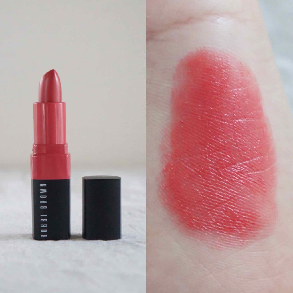 かろやかでピュアなオレンジリップ。
ぱっと見の発色はしっかりだけれど、唇に乗せると意外と馴染んで、健康的な顔色に。

このままつけてもナチュラルで可愛いのはもちろん、下にクリアグロスを仕込むとお人形みたいなぷるん唇に！
グラデリップにも最適