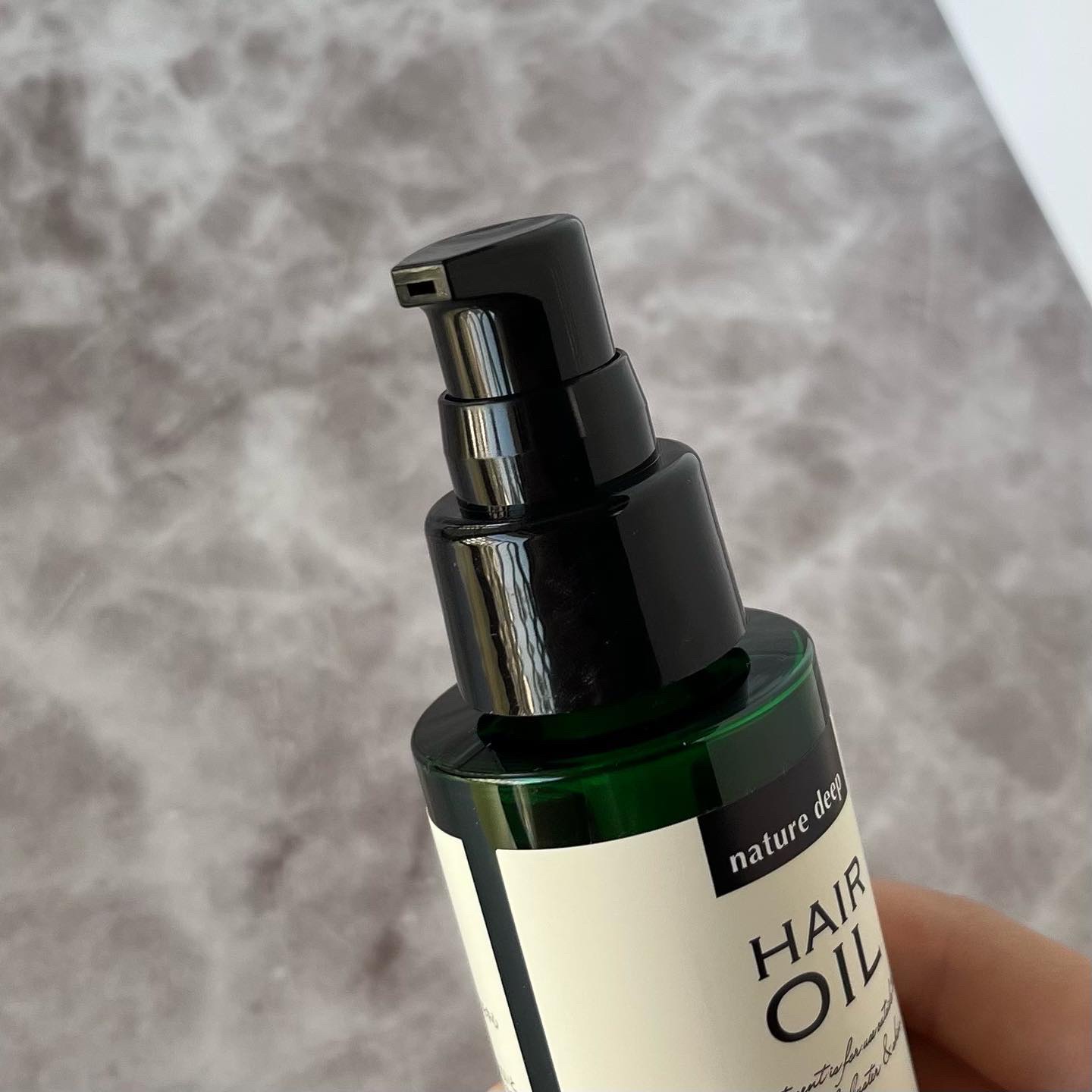 ツヤ髪オイル/ネイチャーディープ /ヘアオイルを使ったクチコミ（2枚目）