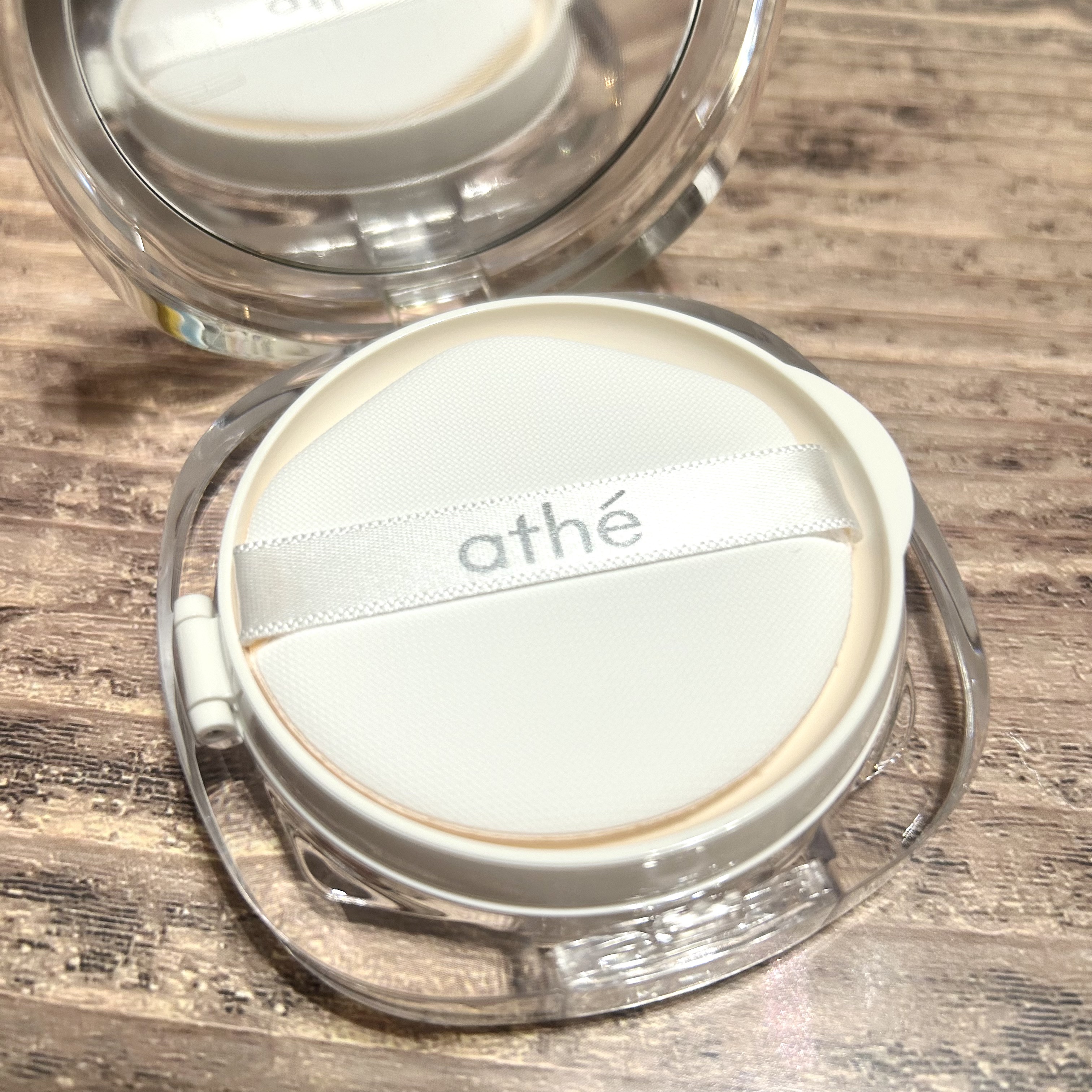 グレーズ ウォータリング クッション/athé/クッションファンデーションを使ったクチコミ（2枚目）