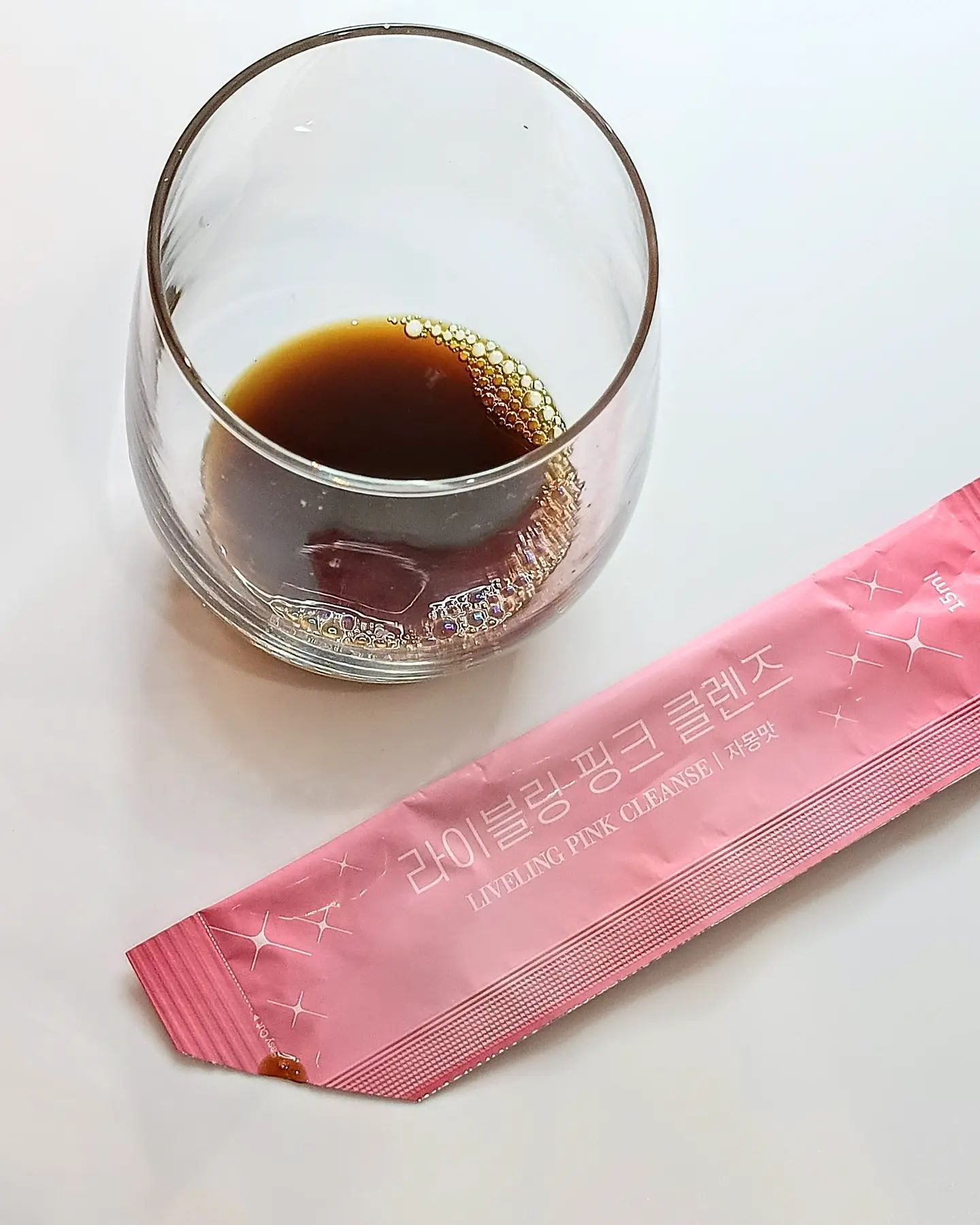 LIVELING ピンククレンズのクチコミ「＼ メガ割価格継続中  〜6/19まで ／
—————————————————
　𝐋𝐈𝐕𝐄𝐋𝐈.....」（2枚目）