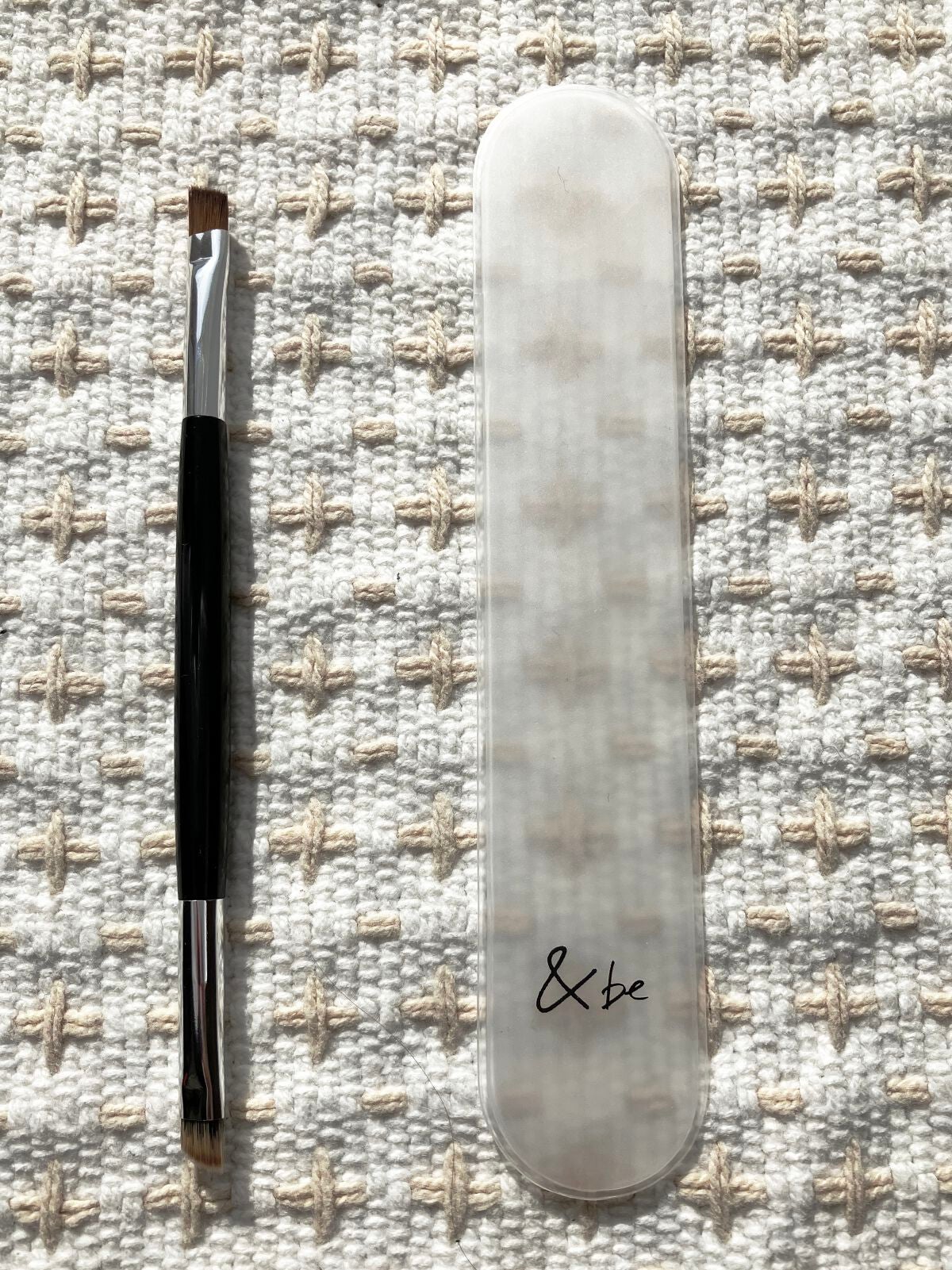 ダブルエンドアイブロウブラシ熊野筆/&be/メイクブラシを使ったクチコミ(1枚目)