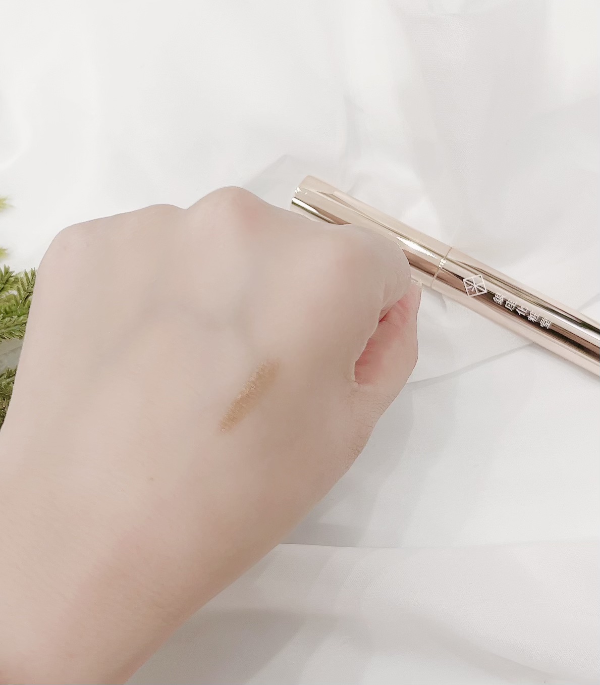 ジュエルアイ スティック/銀座化粧堂/スティックアイシャドウを使ったクチコミ（2枚目）