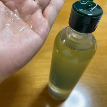 dixionist アミノ酸トナーのクチコミ「ほんのりとろみがある化粧水です。洗顔後すぐのお肌に馴染ませやすく、しっとりした使い心地です。ベ.....」（3枚目）