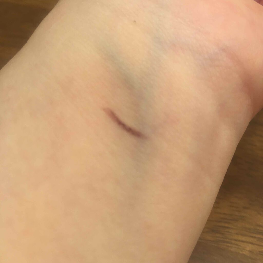 JILL STUART ハーフェイヴァリット ジェルライナーのクチコミ「色もち　④✨
使いやすさ　③
筆の柔らかさ　②
パケの可愛さ　⑤❤️
コスパ　③
五段階評価で.....」（3枚目）