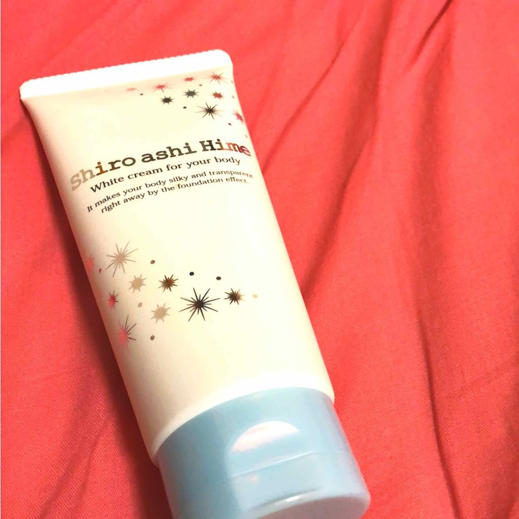 まほ on LIPS 「これは肌を白く見せるクリームです!ワントーン肌の色があがります..」(1枚目)