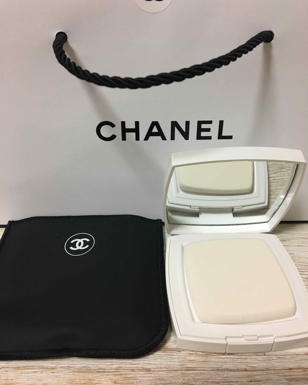 ル ブラン コンパクト ラディアンス|CHANELの色味は?色選びの ル ブラン コンパクト ラディアンス|CHANELの色味は?色選びの