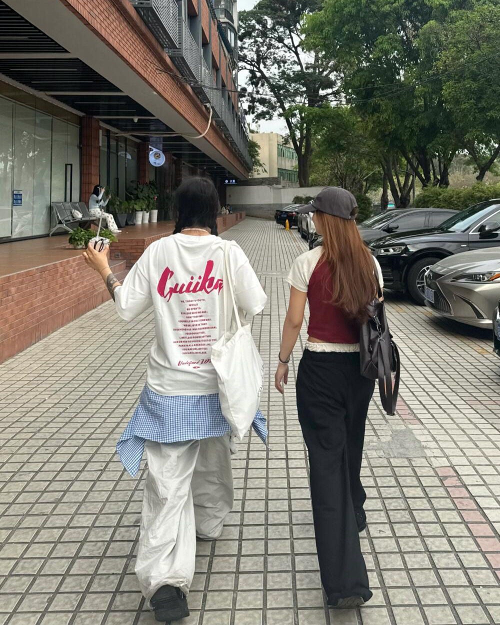 ひとみ on LIPS 「いつでもどこでも呼ばれたらすぐに来てくれる友情は本当に幸福です..」(5枚目)