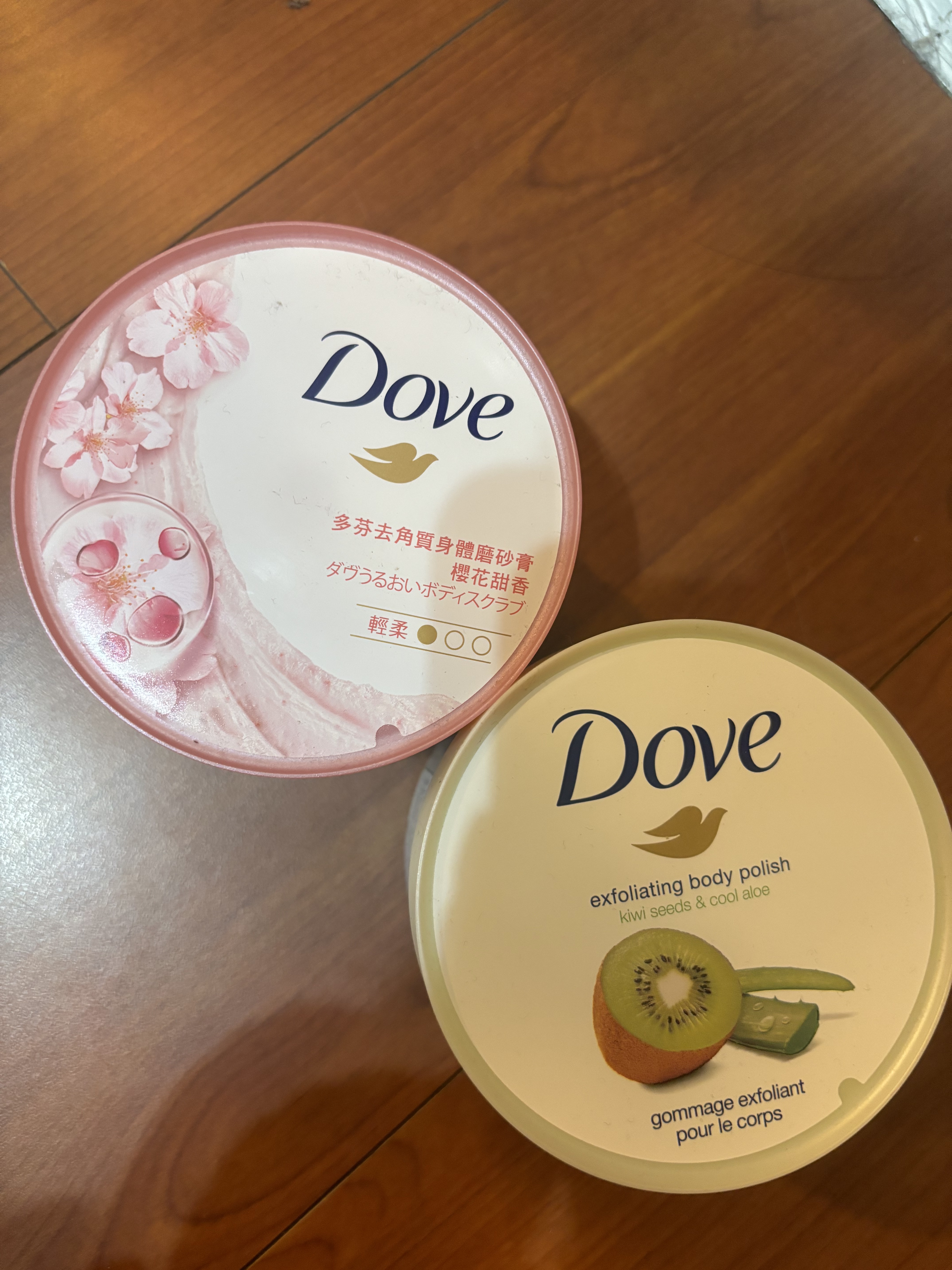 ダヴ ふわとろクリーミースクラブ ザクロ＆シアバター/ダヴ/ボディスクラブを使ったクチコミ（1枚目）