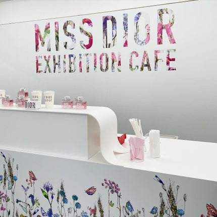 momo on LIPS 「先日、ミスディオールアートイベントに行ってきました。素敵な作品..」(10枚目)