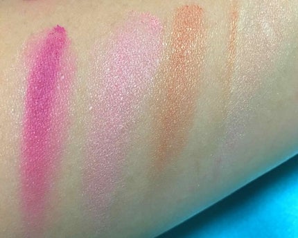 M・A・C パールマット フェイス パウダー マザー オー パールのクチコミ「MACより
こちらは、
25日に発売された
パールマット
フェスパウダー
マザーオーパー.....」(3枚目)