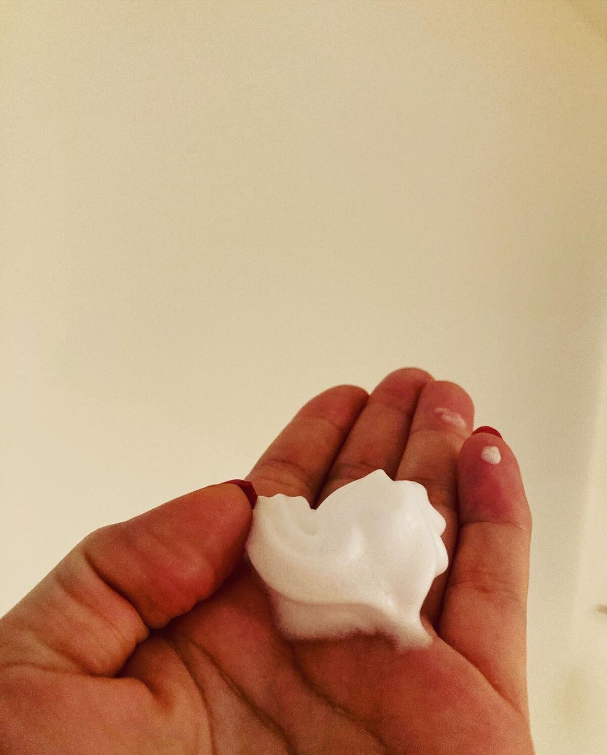 kumitaroh on LIPS 「毎日、ダンスの練習をしています。汗だくになるので、練習後は洗顔..」(3枚目)