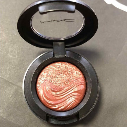 エクストラ ディメンション アイシャドウ/M・A・C/単色アイシャドウを使ったクチコミ(1枚目)