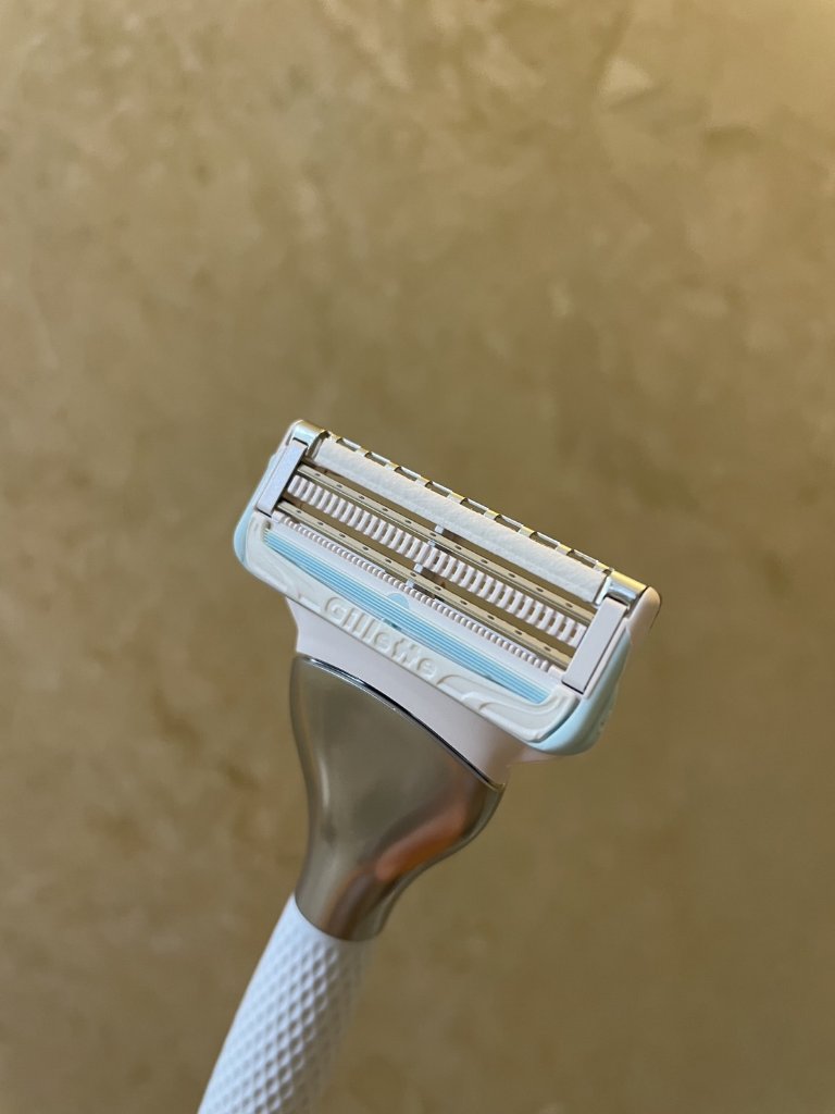 ヴィーナス VIO ヘア&スキン カミソリ/Gillette Venus/シェーバーを使ったクチコミ（3枚目）