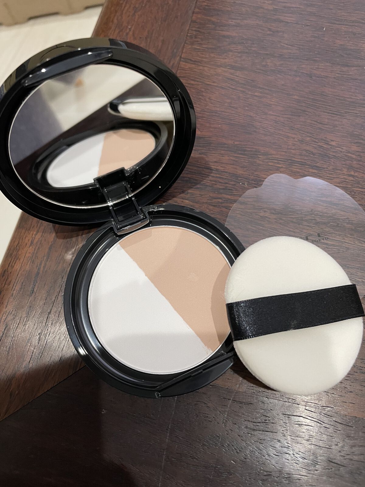 ムーンプレストブライトパウダー 01 ハーフカバームーン/KATE/プレストパウダーを使ったクチコミ（2枚目）