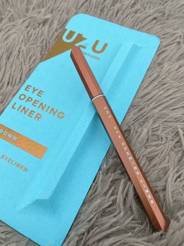 UZU BY FLOWFUSHI　EYE OPENING LINER
BROWN


リキッドアイライナーは、これが1番使いやすい！
ラブライナーとか色々使ってみたのですが…

握りやすさ？描きやすさ？