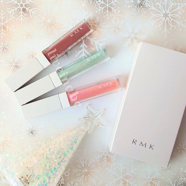 RMK プリズマティックラスター リップグロスキットのクチコミ「#rmk の#ホリデーコレクション2021 🎄
第二弾発売の#プリズマティックラスターリップグ.....」（1枚目）