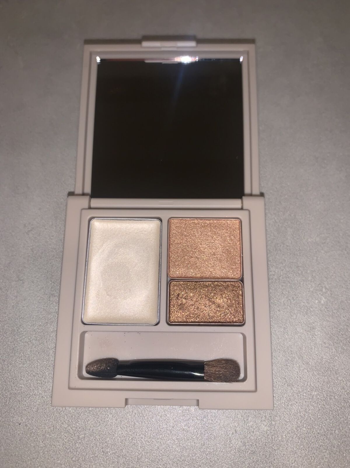 ベアスキンアイズ/lea by R./アイシャドウパレットを使ったクチコミ（1枚目）