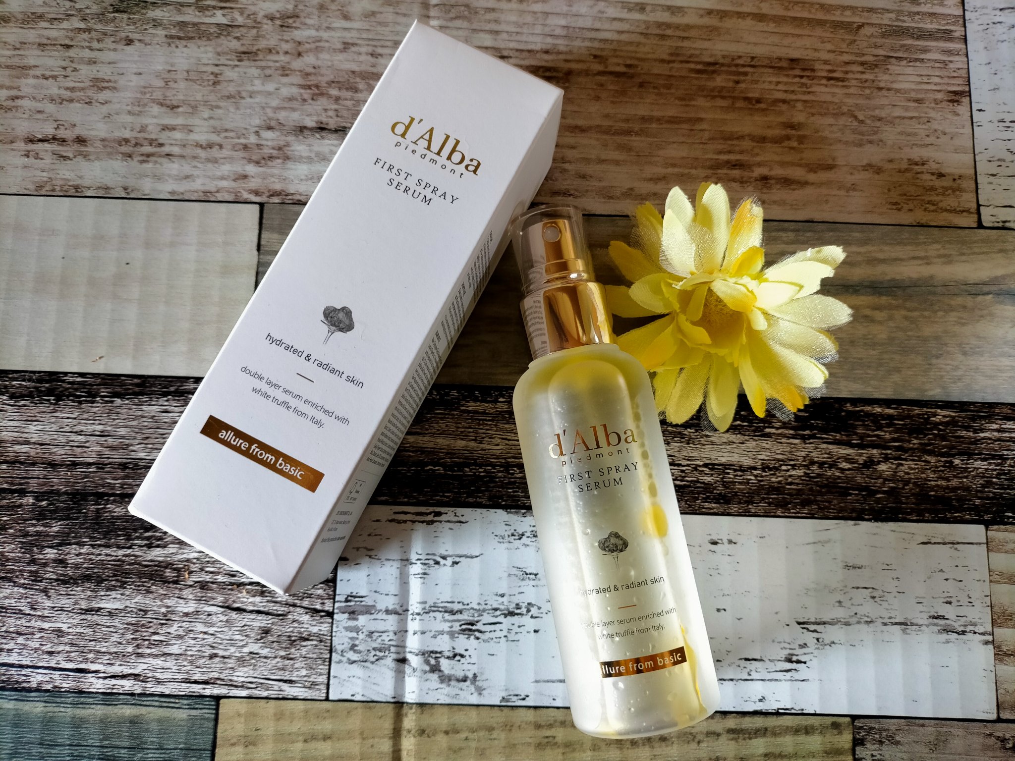 【CAミストの愛称でバズったダルバ】
年中乾燥肌な私にぴったり、
韓国コスメ、ダルバの
｢ダルバ ファーストスプレーセラム｣
オイルと美容液の2層タイプのミスト。
洗顔後すぐのお顔に、3秒シュッシュッシュッ！
爽やかな甘い香りと、べたつかな