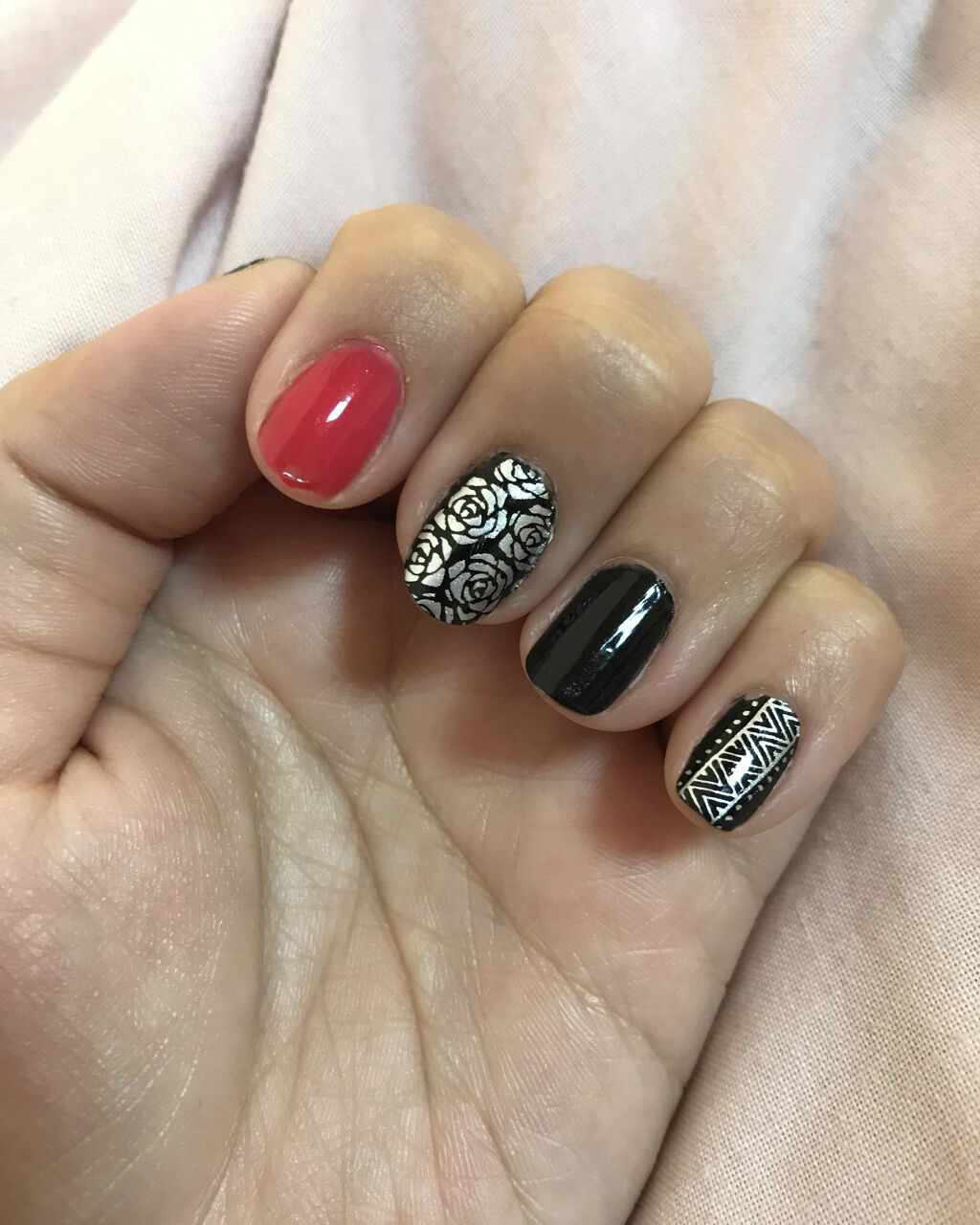 UR GLAM　COLOR NAIL SELECTION BK1＜グロッシーカラー＞/U R GLAM/マニキュアを使ったクチコミ（1枚目）