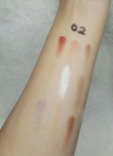 UR GLAM　BLOOMING EYE COLOR PALETTE/U R GLAM/パウダーアイシャドウを使ったクチコミ（3枚目）