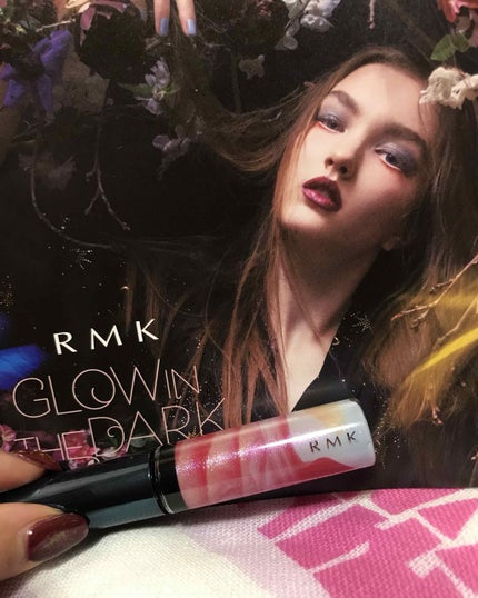 ミッドナイトフラワー リップグロス/RMK/リップグロスを使ったクチコミ(1枚目)