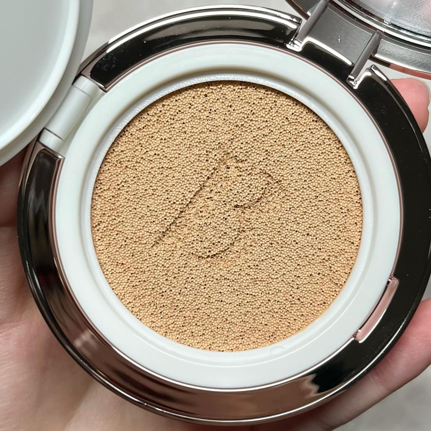 カバーリシャス アルティメット ホワイトクッション/BANILA CO/クッションファンデーションを使ったクチコミ（3枚目）